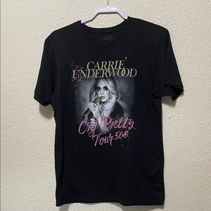 Carrie Underwood Women's "Cry Pretty Tour 360" Tour Tee Shirt. Good Condition.